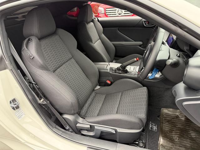 ＧＲ８６ ＲＣ　ナビ・ＴＶ・バックカメラ・ＣＤ　ＤＶＤ再生・ルーフ＆トランクスポイラー（40枚目）