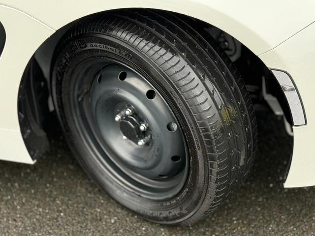 GR86  2.4カップカーベーシック登録済未使用車・6MT・ロールゲージ(6点式+サイドバー)・空冷式エンジンオイルクーラー・LEDヘッドランプ・スマートキー・スペアキー・禁煙車・保証継承(20枚目)
