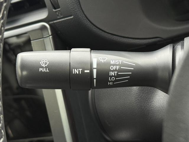GR86  2.4カップカーベーシック登録済未使用車・6MT・ロールゲージ(6点式+サイドバー)・空冷式エンジンオイルクーラー・LEDヘッドランプ・スマートキー・スペアキー・禁煙車・保証継承(25枚目)