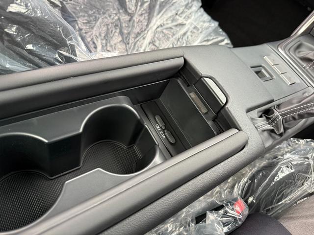 GR86  2.4カップカーベーシック登録済未使用車・6MT・ロールゲージ(6点式+サイドバー)・空冷式エンジンオイルクーラー・LEDヘッドランプ・スマートキー・スペアキー・禁煙車・保証継承(31枚目)