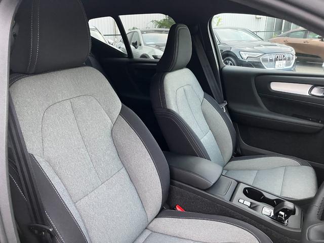 ＸＣ４０ プラス　Ｂ３　Ｇｏｏｇｌｅナビ・パワーシート・シートヒーター・ステアリングヒーター・パワーバックドア・ＥＴＣ・ワイヤレスチャージャー・３６０度カメラ・メーカー保証継承（8枚目）