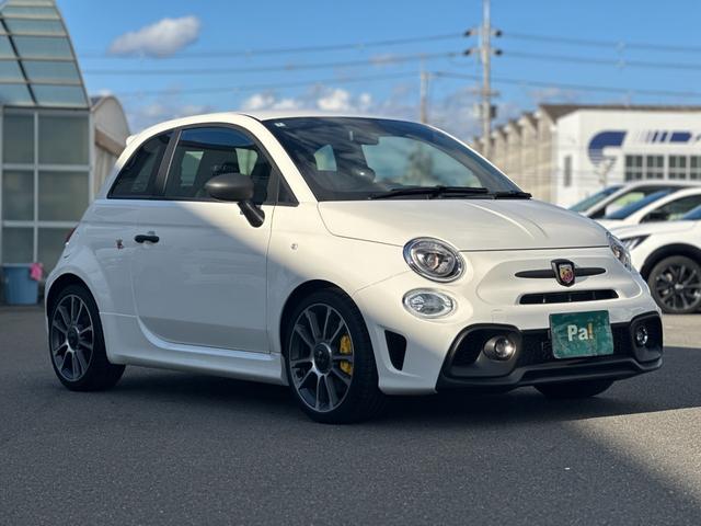 アバルト695 ツーリズモ 7インチディスプレイオーディオ・beatsサウンド・Sabeltスポーツシート・Bremboキャリパー・レコードモンツァエキゾーストシステム・スペアキー・禁煙車・保証継承(10枚目)