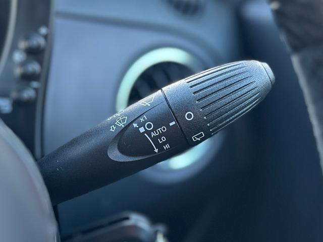 アバルト695 ツーリズモ 7インチディスプレイオーディオ・beatsサウンド・Sabeltスポーツシート・Bremboキャリパー・レコードモンツァエキゾーストシステム・スペアキー・禁煙車・保証継承(28枚目)