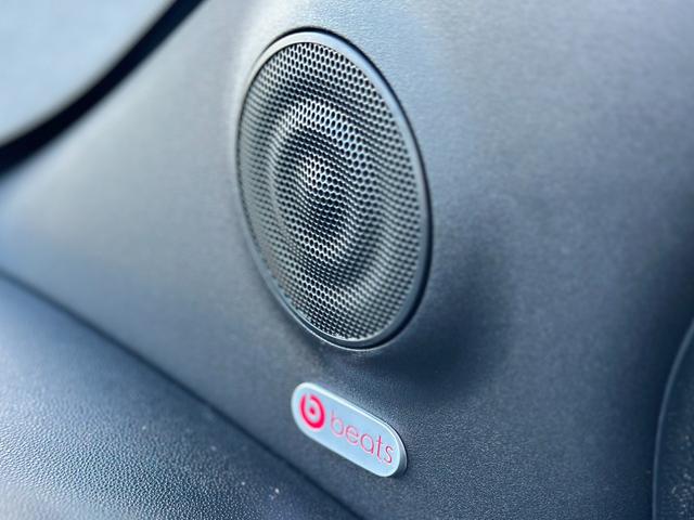 アバルト695 ツーリズモ 7インチディスプレイオーディオ・beatsサウンド・Sabeltスポーツシート・Bremboキャリパー・レコードモンツァエキゾーストシステム・スペアキー・禁煙車・保証継承(38枚目)