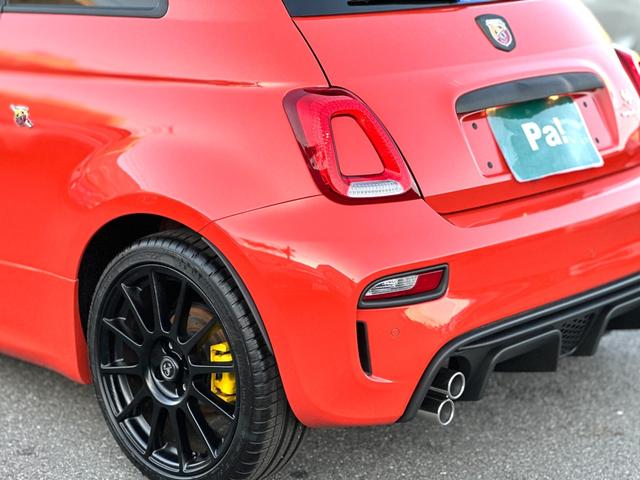 アバルト６９５ コンペティツィオーネ　７インチＤＡ・ｂｅａｔｓサウンド・Ｓａｂｅｌｔスポーツシート・Ｂｒｅｍｂｏキャリパー・レコードモンツァエキゾーストシステム・スペアキー・禁煙車・保証継承（15枚目）