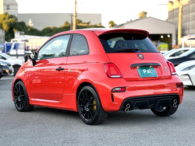 アバルト６９５ コンペティツィオーネ　７インチＤＡ・ｂｅａｔｓサウンド・Ｓａｂｅｌｔスポーツシート・Ｂｒｅｍｂｏキャリパー・レコードモンツァエキゾーストシステム・スペアキー・禁煙車・保証継承（16枚目）