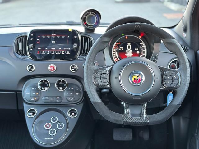 アバルト６９５ コンペティツィオーネ　７インチＤＡ・ｂｅａｔｓサウンド・Ｓａｂｅｌｔスポーツシート・Ｂｒｅｍｂｏキャリパー・レコードモンツァエキゾーストシステム・スペアキー・禁煙車・保証継承（25枚目）