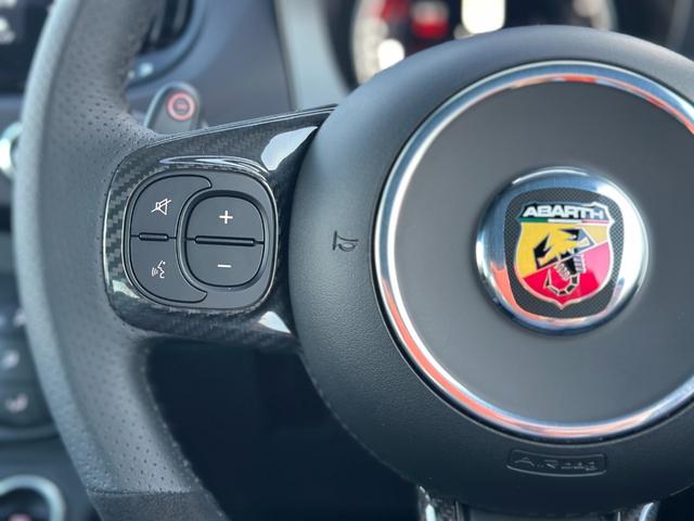 アバルト６９５ コンペティツィオーネ　７インチＤＡ・ｂｅａｔｓサウンド・Ｓａｂｅｌｔスポーツシート・Ｂｒｅｍｂｏキャリパー・レコードモンツァエキゾーストシステム・スペアキー・禁煙車・保証継承（27枚目）