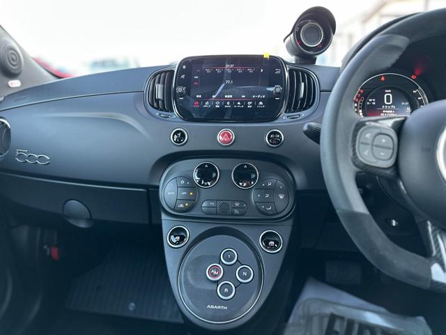 アバルト６９５ コンペティツィオーネ　７インチＤＡ・ｂｅａｔｓサウンド・Ｓａｂｅｌｔスポーツシート・Ｂｒｅｍｂｏキャリパー・レコードモンツァエキゾーストシステム・スペアキー・禁煙車・保証継承（30枚目）