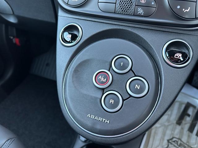 アバルト６９５ コンペティツィオーネ　７インチＤＡ・ｂｅａｔｓサウンド・Ｓａｂｅｌｔスポーツシート・Ｂｒｅｍｂｏキャリパー・レコードモンツァエキゾーストシステム・スペアキー・禁煙車・保証継承（34枚目）