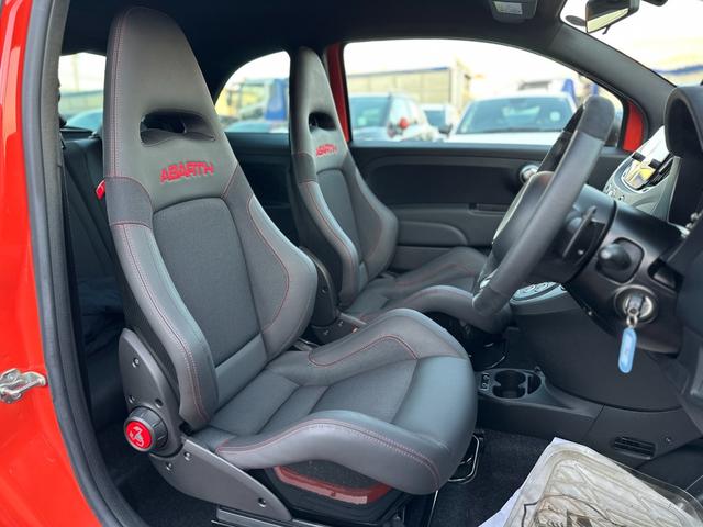 アバルト６９５ コンペティツィオーネ　７インチＤＡ・ｂｅａｔｓサウンド・Ｓａｂｅｌｔスポーツシート・Ｂｒｅｍｂｏキャリパー・レコードモンツァエキゾーストシステム・スペアキー・禁煙車・保証継承（39枚目）