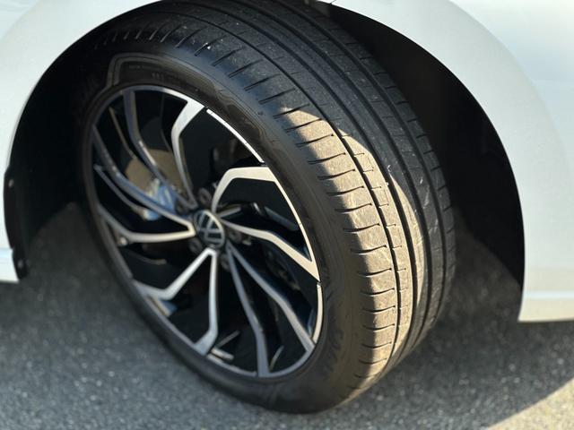 ゴルフ ｅＴＳＩアクティブ　プラチナムエディション　ＥＴＣ２．０・ナビ・ＴＶ・前後ドラレコ・レーダークルーズコントロール・純正フロアマット（18枚目）