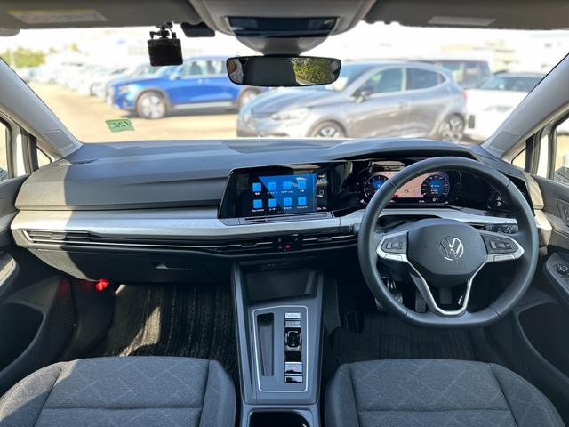 ゴルフ ｅＴＳＩアクティブ　プラチナムエディション　ＥＴＣ２．０・ナビ・ＴＶ・前後ドラレコ・レーダークルーズコントロール・純正フロアマット（24枚目）