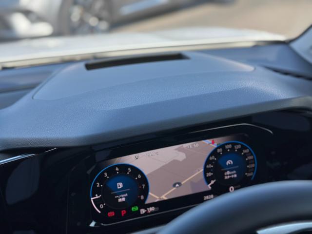 ゴルフ ｅＴＳＩアクティブ　プラチナムエディション　ＥＴＣ２．０・ナビ・ＴＶ・前後ドラレコ・レーダークルーズコントロール・純正フロアマット（32枚目）