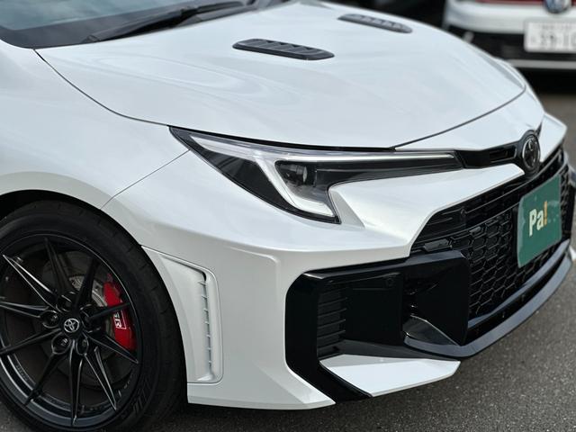GRカローラ RZ 6速MT・スポーツPKG・8インチディスプレイオーディオプラス・ナビ・カーボンルーフ・JBLサウンド・前後ドラレコ・シートヒーター・Bカメラ・ETC2.0・BSM・スペアキー・保証継承(9枚目)