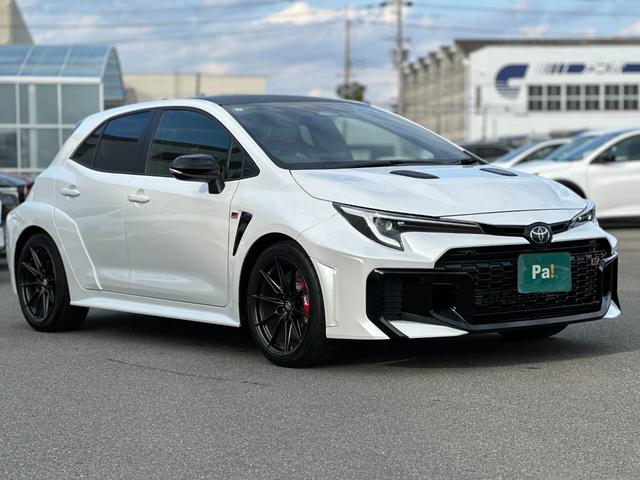 GRカローラ RZ 6速MT・スポーツPKG・8インチディスプレイオーディオプラス・ナビ・カーボンルーフ・JBLサウンド・前後ドラレコ・シートヒーター・Bカメラ・ETC2.0・BSM・スペアキー・保証継承(10枚目)