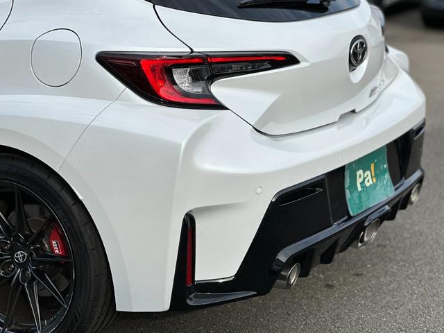 GRカローラ RZ 6速MT・スポーツPKG・8インチディスプレイオーディオプラス・ナビ・カーボンルーフ・JBLサウンド・前後ドラレコ・シートヒーター・Bカメラ・ETC2.0・BSM・スペアキー・保証継承(15枚目)