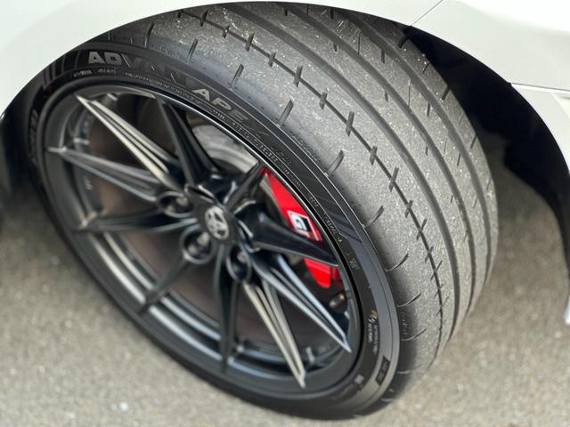 GRカローラ RZ 6速MT・スポーツPKG・8インチディスプレイオーディオプラス・ナビ・カーボンルーフ・JBLサウンド・前後ドラレコ・シートヒーター・Bカメラ・ETC2.0・BSM・スペアキー・保証継承(22枚目)