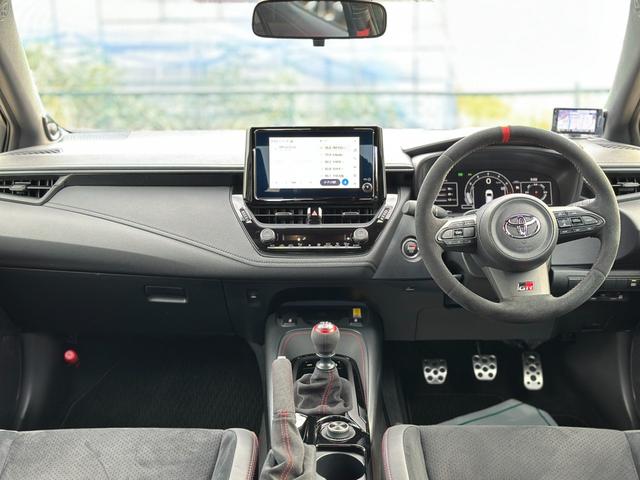 GRカローラ RZ 6速MT・スポーツPKG・8インチディスプレイオーディオプラス・ナビ・カーボンルーフ・JBLサウンド・前後ドラレコ・シートヒーター・Bカメラ・ETC2.0・BSM・スペアキー・保証継承(23枚目)