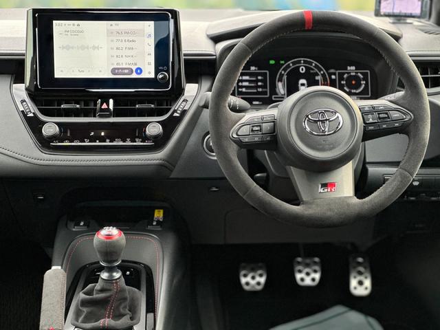 GRカローラ RZ 6速MT・スポーツPKG・8インチディスプレイオーディオプラス・ナビ・カーボンルーフ・JBLサウンド・前後ドラレコ・シートヒーター・Bカメラ・ETC2.0・BSM・スペアキー・保証継承(24枚目)