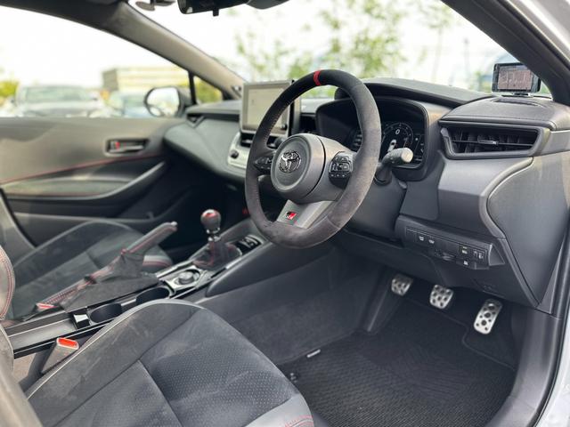 GRカローラ RZ 6速MT・スポーツPKG・8インチディスプレイオーディオプラス・ナビ・カーボンルーフ・JBLサウンド・前後ドラレコ・シートヒーター・Bカメラ・ETC2.0・BSM・スペアキー・保証継承(46枚目)
