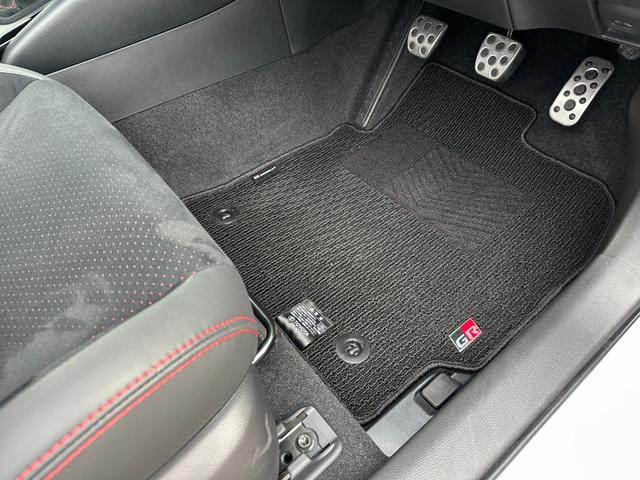 GRカローラ RZ 6速MT・スポーツPKG・8インチディスプレイオーディオプラス・ナビ・カーボンルーフ・JBLサウンド・前後ドラレコ・シートヒーター・Bカメラ・ETC2.0・BSM・スペアキー・保証継承(48枚目)