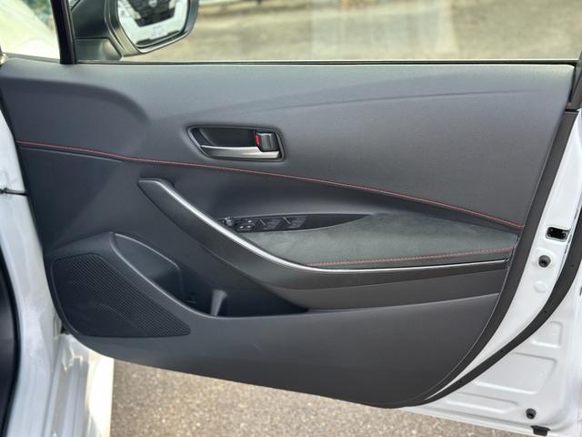 GRカローラ RZ 6速MT・スポーツPKG・8インチディスプレイオーディオプラス・ナビ・カーボンルーフ・JBLサウンド・前後ドラレコ・シートヒーター・Bカメラ・ETC2.0・BSM・スペアキー・保証継承(49枚目)