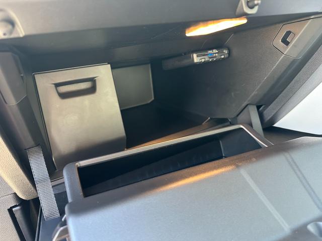 ルーテシア インテンス プラス 純正前後ドラレコ・シートヒーター・黒革シート(48枚目)