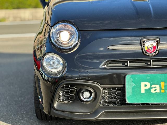 アバルト595 F595 5速MT・左ハンドル・ETC・メーカー保証継承(8枚目)