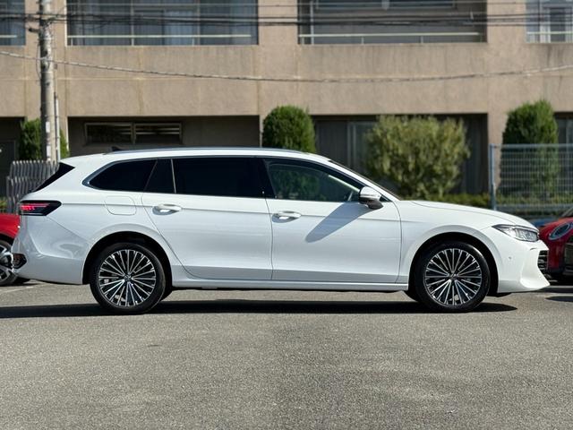 パサート eTSI エレガンス DCC Proパッケージ・レザーシート・ナビ・アラウンドビューカメラ・ETC2.0・オールインS・パワーシート・Sヒーター・Sベンチレーション・ステアリングヒーター・スペアキー・禁煙車・新車保証継承(11枚目)