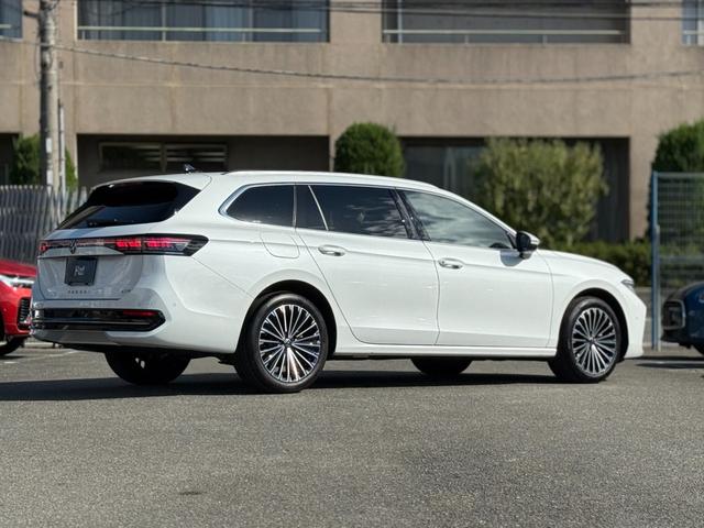 パサート eTSI エレガンス DCC Proパッケージ・レザーシート・ナビ・アラウンドビューカメラ・ETC2.0・オールインS・パワーシート・Sヒーター・Sベンチレーション・ステアリングヒーター・スペアキー・禁煙車・新車保証継承(12枚目)