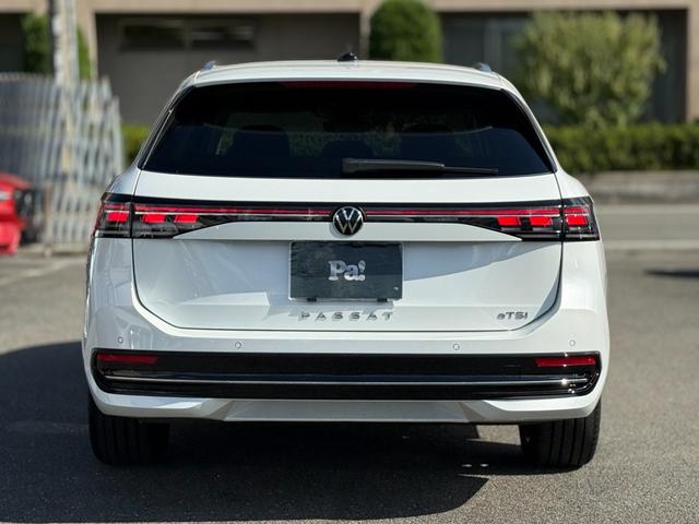 パサート eTSI エレガンス DCC Proパッケージ・レザーシート・ナビ・アラウンドビューカメラ・ETC2.0・オールインS・パワーシート・Sヒーター・Sベンチレーション・ステアリングヒーター・スペアキー・禁煙車・新車保証継承(14枚目)