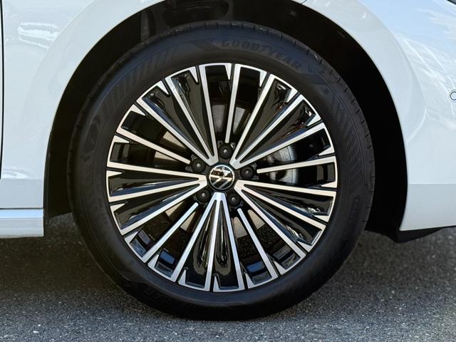 パサート eTSI エレガンス DCC Proパッケージ・レザーシート・ナビ・アラウンドビューカメラ・ETC2.0・オールインS・パワーシート・Sヒーター・Sベンチレーション・ステアリングヒーター・スペアキー・禁煙車・新車保証継承(18枚目)