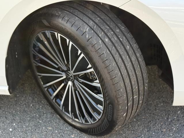 パサート eTSI エレガンス DCC Proパッケージ・レザーシート・ナビ・アラウンドビューカメラ・ETC2.0・オールインS・パワーシート・Sヒーター・Sベンチレーション・ステアリングヒーター・スペアキー・禁煙車・新車保証継承(19枚目)