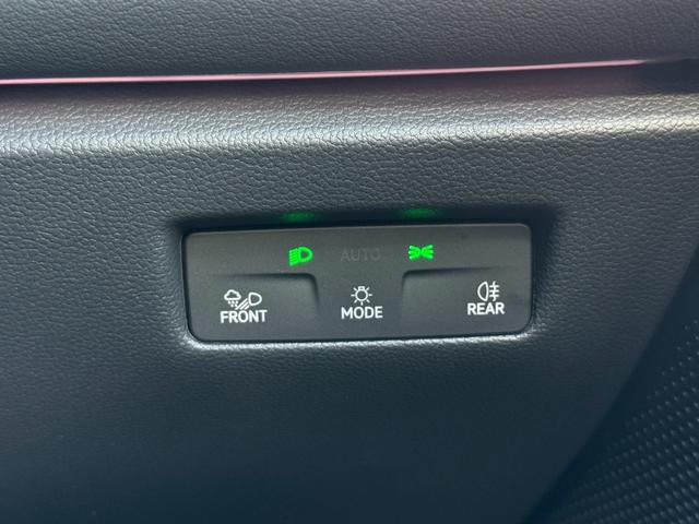 パサート eTSI エレガンス DCC Proパッケージ・レザーシート・ナビ・アラウンドビューカメラ・ETC2.0・オールインS・パワーシート・Sヒーター・Sベンチレーション・ステアリングヒーター・スペアキー・禁煙車・新車保証継承(30枚目)