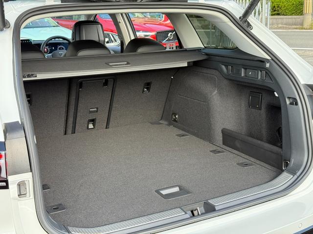 パサート eTSI エレガンス DCC Proパッケージ・レザーシート・ナビ・アラウンドビューカメラ・ETC2.0・オールインS・パワーシート・Sヒーター・Sベンチレーション・ステアリングヒーター・スペアキー・禁煙車・新車保証継承(49枚目)