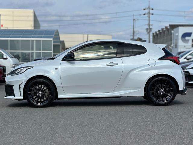 GRヤリス RZ 6速MT・ナビ・TV・前後ドラレコ・JBLサウンド・シートヒーター・ブラインドスポットモニター・バックカメラ・新車保証継承(17枚目)