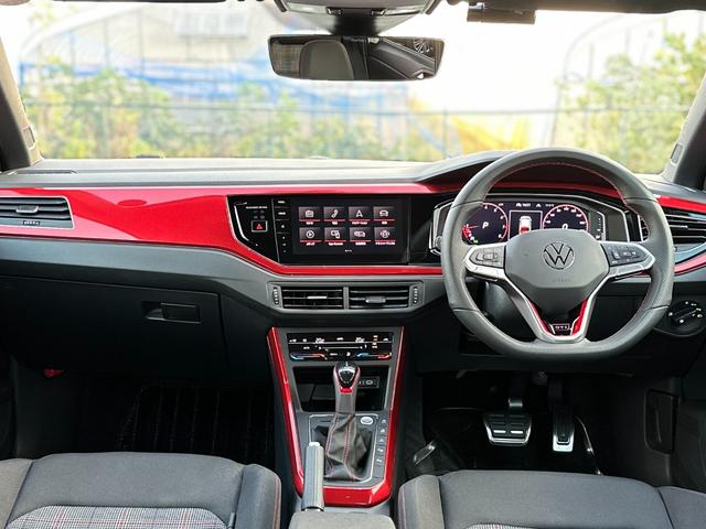 ポロGTI ベースグレード ナビ・ETC2.0・純正前後ドラレコ・ワイヤレスチャージャー・新車保証継承(23枚目)