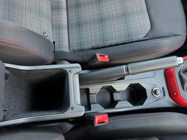 ポロGTI ベースグレード ナビ・ETC2.0・純正前後ドラレコ・ワイヤレスチャージャー・新車保証継承(40枚目)