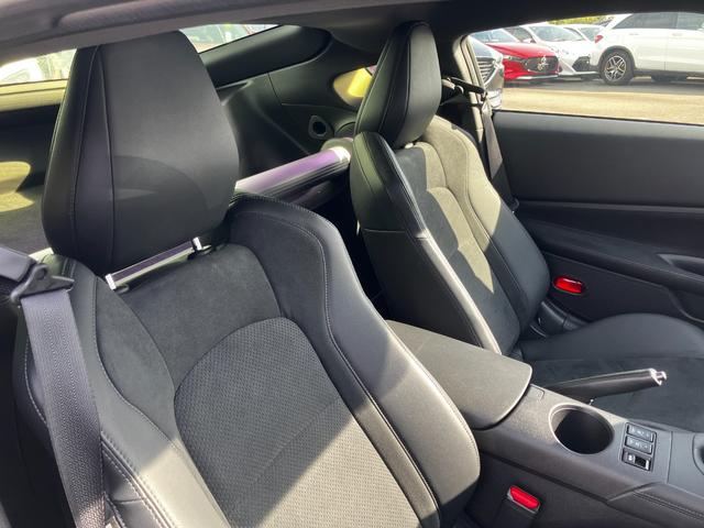 フェアレディＺ バージョンＳＴ　ナビ・ＴＶ・ＢＯＳＥ・バックカメラ・電動シート・シートヒーター・ＥＴＣ・レーダークルーズコントロール・ブラインドスポットモニター・スペアキー・禁煙車・保証継承・６ＭＴ（8枚目）