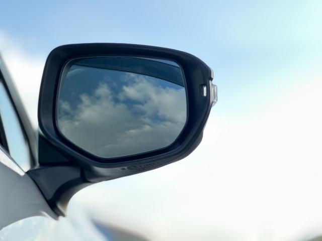 レヴォーグ STIスポーツR EX ナビ・ETC・フロント/バック/サイドカメラ・フルセグTV・ドラレコ・前後シートヒーター・レザーシート・パワーシート・ハンズフリーパワーバックドア・スペアキー・禁煙車・メーカー保証継承(19枚目)