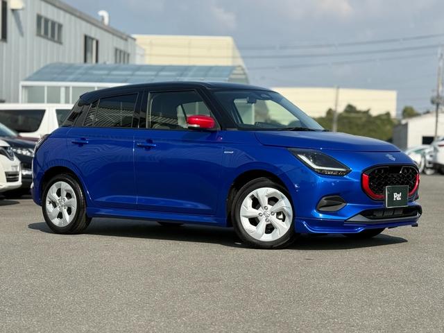 スイフト ハイブリッドＭＸ　登録済未使用車・アーバンスタイルエクステリアセット・純正レッドアクセントインテリア加飾セット・フロントグリルガーニッシュ・レッドミラーキャップ・フロントアンダーガーニッシュ・フューエルリッドカバー（10枚目）