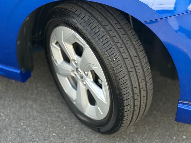 スイフト ハイブリッドＭＸ　登録済未使用車・アーバンスタイルエクステリアセット・純正レッドアクセントインテリア加飾セット・フロントグリルガーニッシュ・レッドミラーキャップ・フロントアンダーガーニッシュ・フューエルリッドカバー（20枚目）