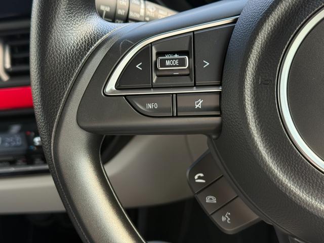 スイフト ハイブリッドＭＸ　登録済未使用車・アーバンスタイルエクステリアセット・純正レッドアクセントインテリア加飾セット・フロントグリルガーニッシュ・レッドミラーキャップ・フロントアンダーガーニッシュ・フューエルリッドカバー（28枚目）