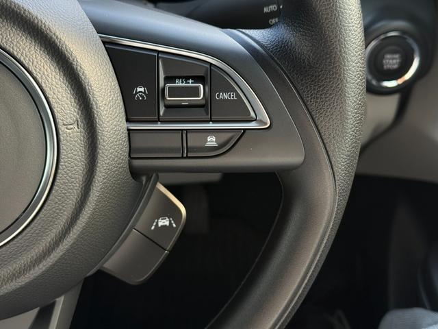 スイフト ハイブリッドＭＸ　登録済未使用車・アーバンスタイルエクステリアセット・純正レッドアクセントインテリア加飾セット・フロントグリルガーニッシュ・レッドミラーキャップ・フロントアンダーガーニッシュ・フューエルリッドカバー（29枚目）