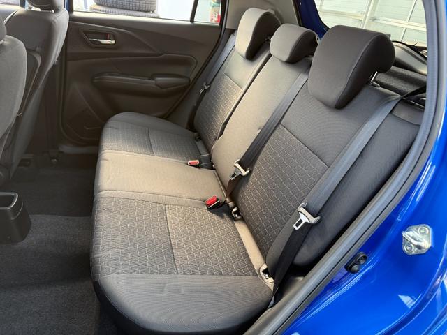 スイフト ハイブリッドＭＸ　登録済未使用車・アーバンスタイルエクステリアセット・純正レッドアクセントインテリア加飾セット・フロントグリルガーニッシュ・レッドミラーキャップ・フロントアンダーガーニッシュ・フューエルリッドカバー（44枚目）