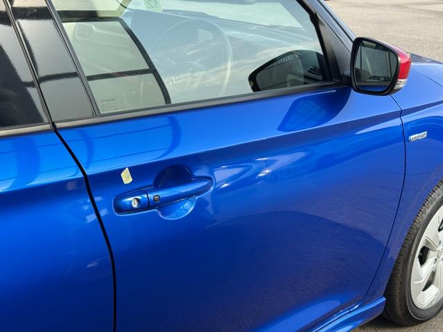 スイフト ハイブリッドＭＸ　登録済未使用車・アーバンスタイルエクステリアセット・純正レッドアクセントインテリア加飾セット・フロントグリルガーニッシュ・レッドミラーキャップ・フロントアンダーガーニッシュ・フューエルリッドカバー（48枚目）