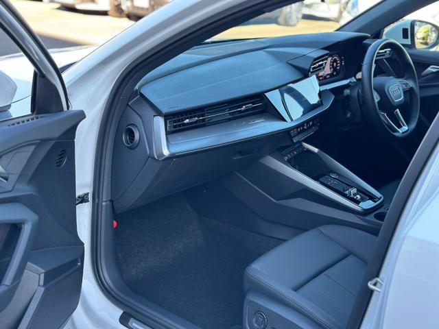 A3 スポーツバック40TFSIクワトロアドバンスド コンビニエンス&アシスタンスPKG・ナビPKG・ラグジュアリーPKG・テクノロジーPKG・ブラック革/合皮コンビシート・パワーシート・シートヒーター・アドバンストキー・ACC・スペアキー・禁煙車(50枚目)