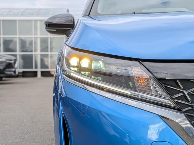 ノート Ｘ　ユーザー様買取車・ＬＥＤヘッドライト・ＬＥＤフォグランプ　・社外アルミホイール・ブラックルーフ・ブラックドアミラー・全方位運転支援システム・インテリジェントキー・スペアキー・禁煙車・保証継承（8枚目）