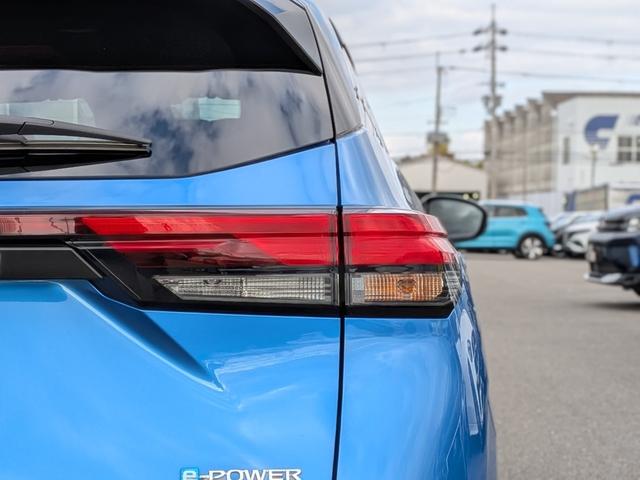 ノート Ｘ　ユーザー様買取車・ＬＥＤヘッドライト・ＬＥＤフォグランプ　・社外アルミホイール・ブラックルーフ・ブラックドアミラー・全方位運転支援システム・インテリジェントキー・スペアキー・禁煙車・保証継承（16枚目）